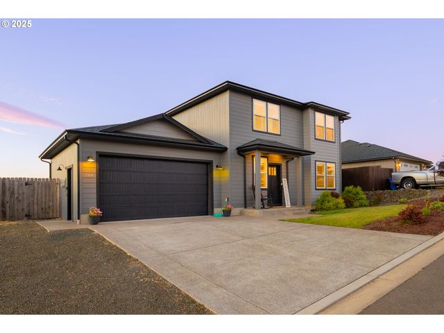 300 BRADY Ln, Roseburg, OR 97471