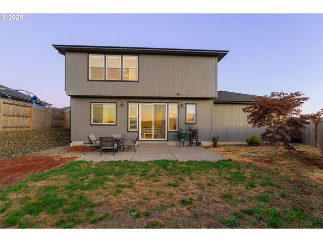 300 BRADY Ln, Roseburg, OR 97471