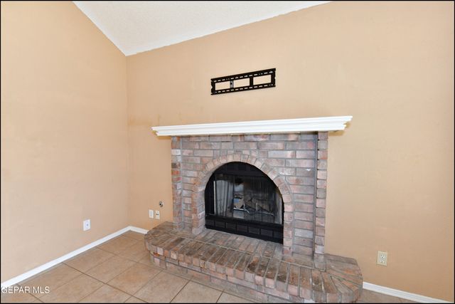 7737 PLAZA AZUL Road, El Paso, TX 79912