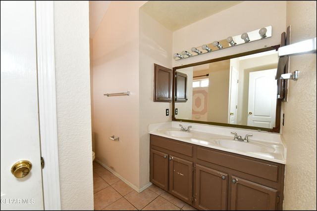 7737 PLAZA AZUL Road, El Paso, TX 79912