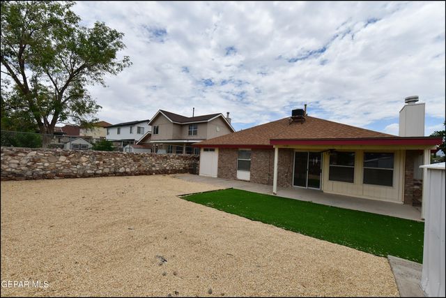 7737 PLAZA AZUL Road, El Paso, TX 79912