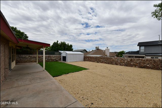 7737 PLAZA AZUL Road, El Paso, TX 79912