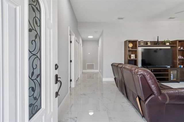 5117 N LINCOLN AVENUE, Tampa, FL 33614