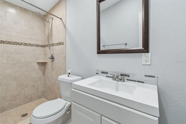 5117 N LINCOLN AVENUE, Tampa, FL 33614