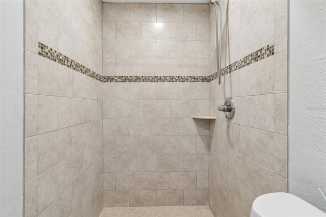 5117 N LINCOLN AVENUE, Tampa, FL 33614