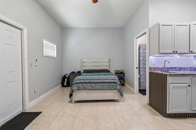 5117 N LINCOLN AVENUE, Tampa, FL 33614