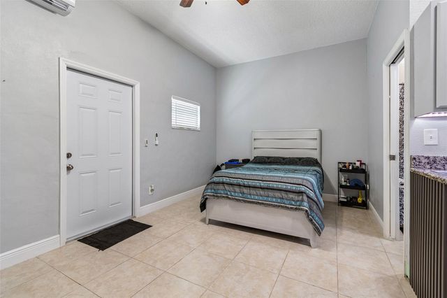 5117 N LINCOLN AVENUE, Tampa, FL 33614