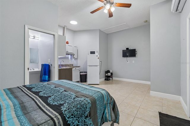 5117 N LINCOLN AVENUE, Tampa, FL 33614