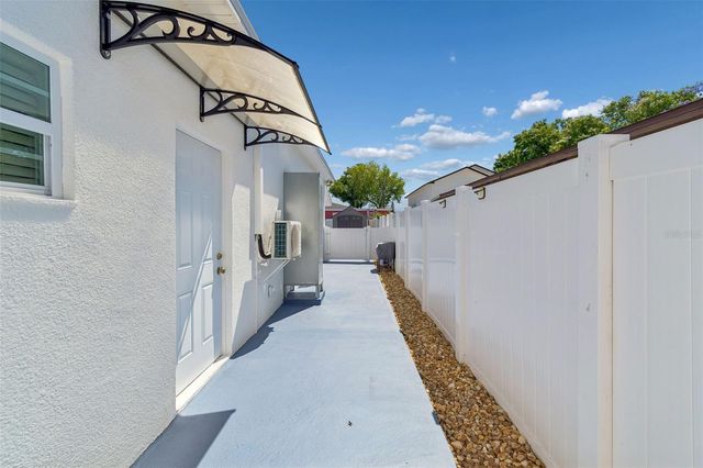 5117 N LINCOLN AVENUE, Tampa, FL 33614