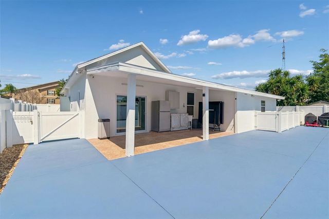 5117 N LINCOLN AVENUE, Tampa, FL 33614