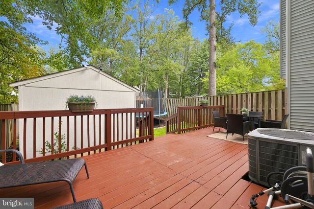 10008 CHESTNUT WOOD LN, Burke, VA 22015