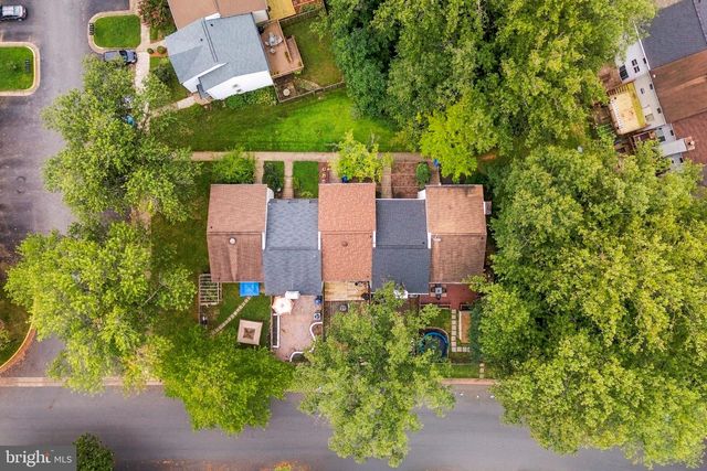 10008 CHESTNUT WOOD LN, Burke, VA 22015
