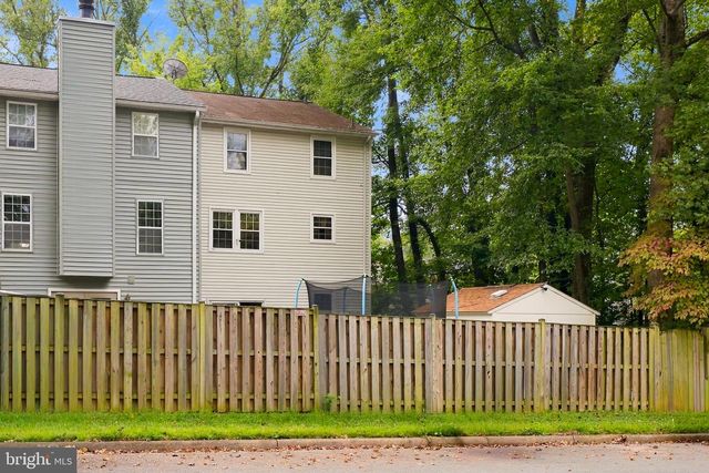10008 CHESTNUT WOOD LN, Burke, VA 22015