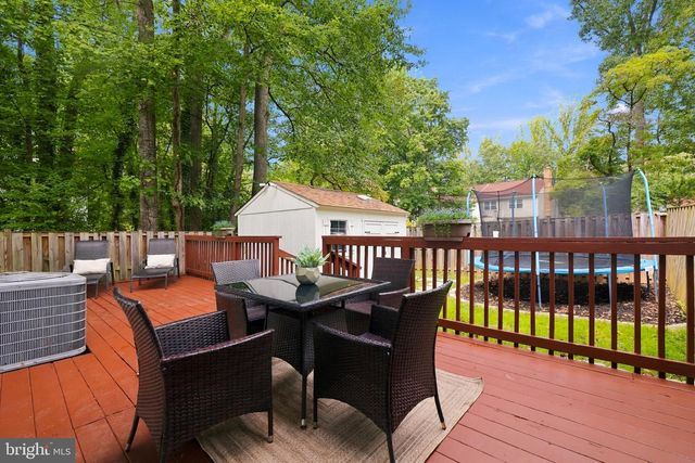10008 CHESTNUT WOOD LN, Burke, VA 22015