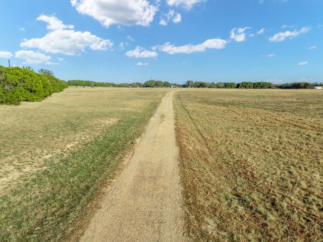 853 County Road 4390, Kempner, TX 76539