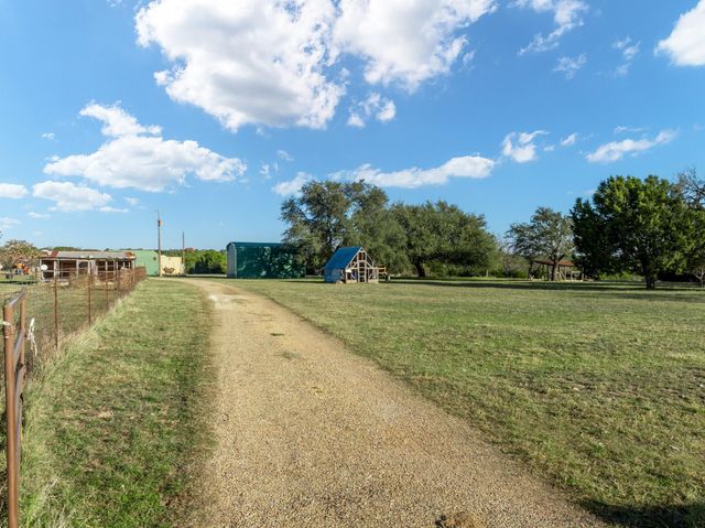 853 County Road 4390, Kempner, TX 76539