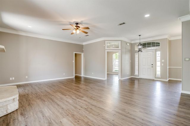 909 Alconberry Drive, Crowley, TX 76036