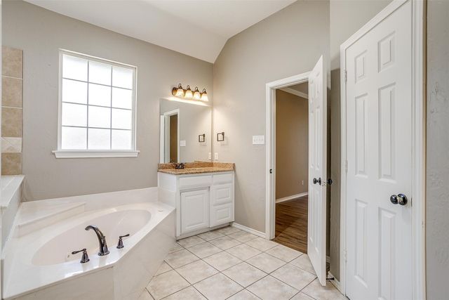 909 Alconberry Drive, Crowley, TX 76036