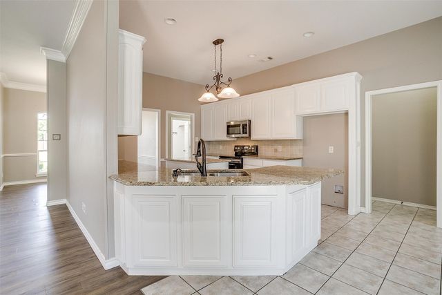 909 Alconberry Drive, Crowley, TX 76036