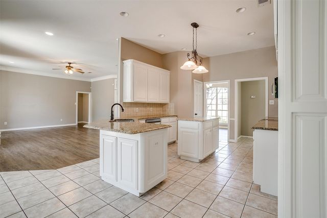 909 Alconberry Drive, Crowley, TX 76036