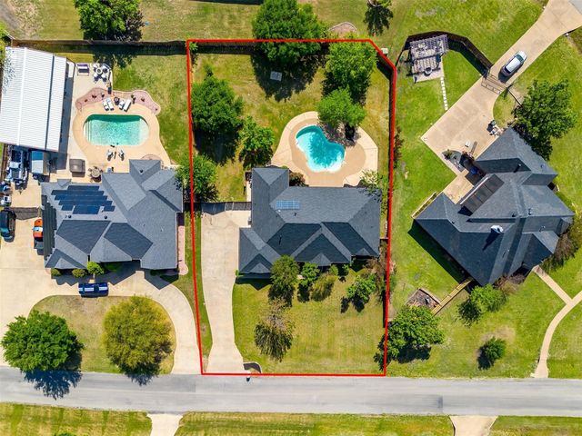 909 Alconberry Drive, Crowley, TX 76036