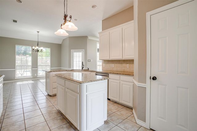 909 Alconberry Drive, Crowley, TX 76036