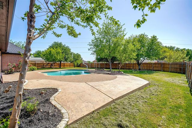 909 Alconberry Drive, Crowley, TX 76036