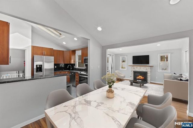 206 Harwood Place, Paramus, NJ 07652