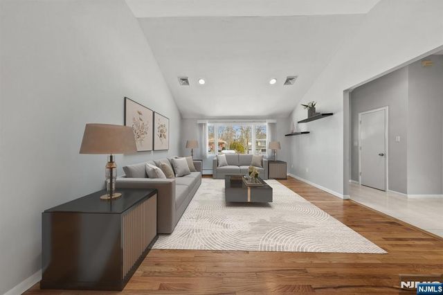 206 Harwood Place, Paramus, NJ 07652