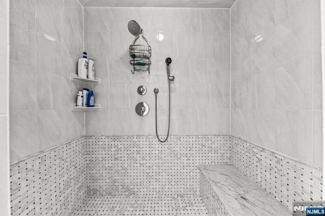 206 Harwood Place, Paramus, NJ 07652