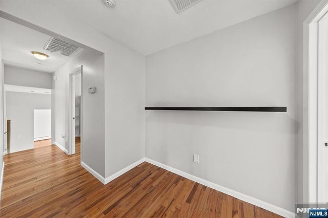 206 Harwood Place, Paramus, NJ 07652