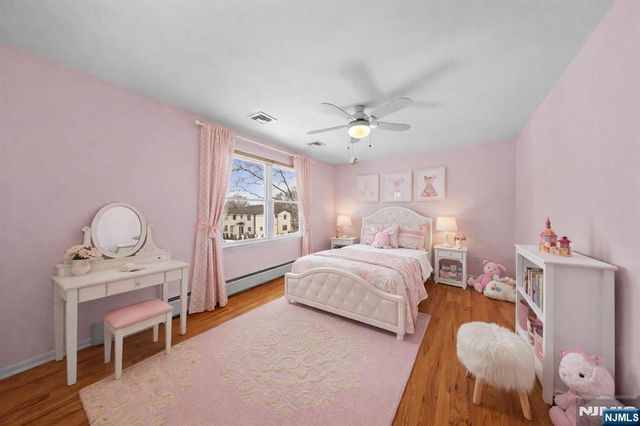 206 Harwood Place, Paramus, NJ 07652