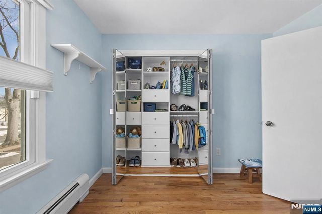 206 Harwood Place, Paramus, NJ 07652