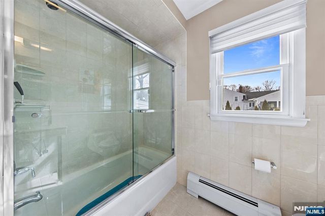 206 Harwood Place, Paramus, NJ 07652