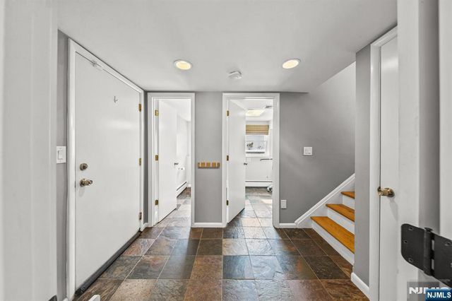 206 Harwood Place, Paramus, NJ 07652