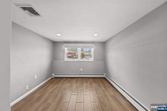 206 Harwood Place, Paramus, NJ 07652