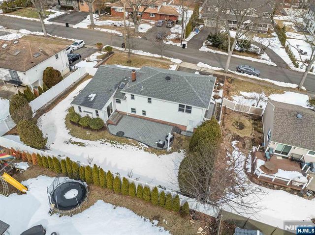 206 Harwood Place, Paramus, NJ 07652