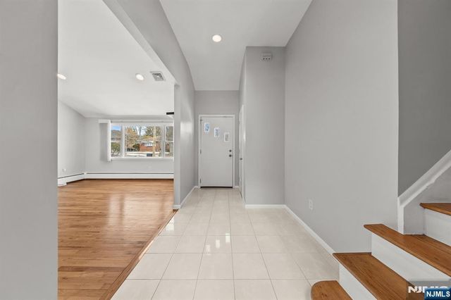 206 Harwood Place, Paramus, NJ 07652