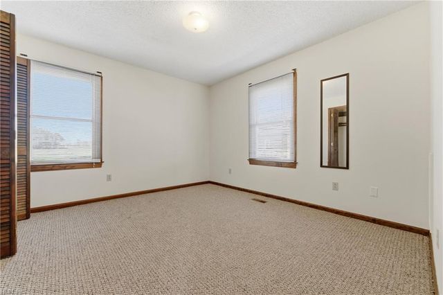 108 Hawthorne DR, Elizabeth City, NC 27909