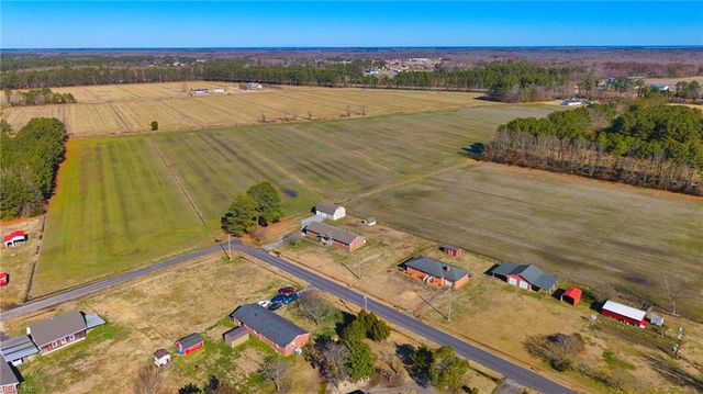 108 Hawthorne DR, Elizabeth City, NC 27909