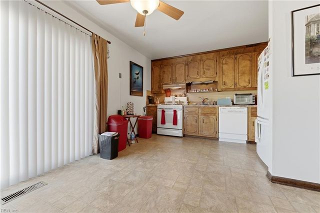 108 Hawthorne DR, Elizabeth City, NC 27909