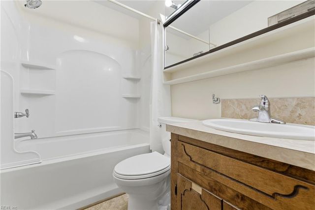 108 Hawthorne DR, Elizabeth City, NC 27909