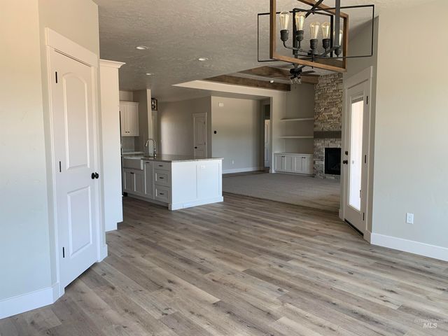 4007 E Briggs Ct, Nampa, ID 83686