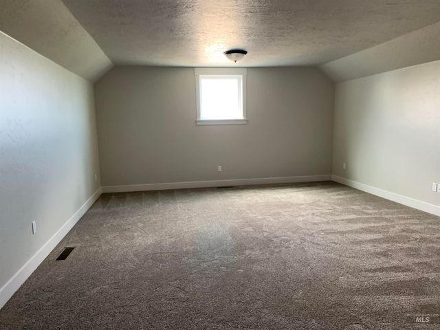 4007 E Briggs Ct, Nampa, ID 83686