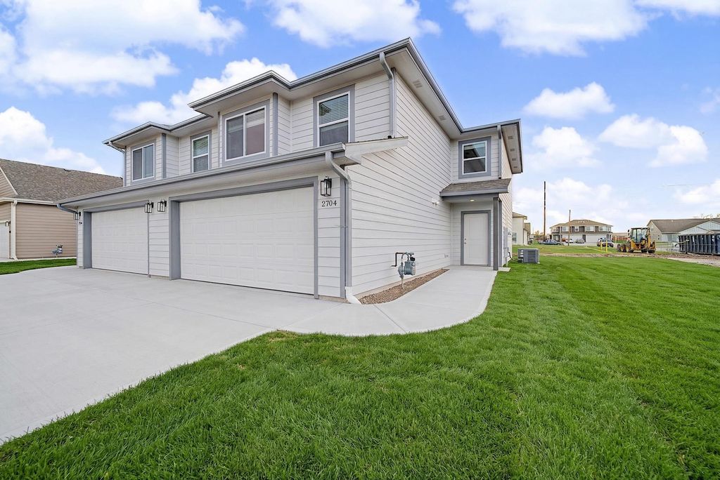2704 Amelia Ln., Salina, KS 67401