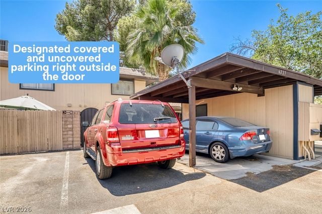 6227 Meadow Vista Lane, Las Vegas, NV 89103