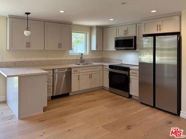 2807 Dunleer Place A, Los Angeles, CA 90064