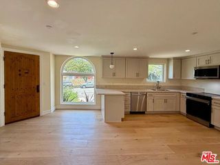 2807 Dunleer Place A, Los Angeles, CA 90064