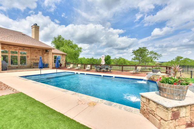 3738 County Road 258, Liberty Hill, TX 78642