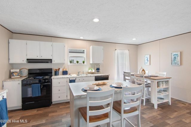 876 Yaupon Drive SW, Calabash, NC 28467